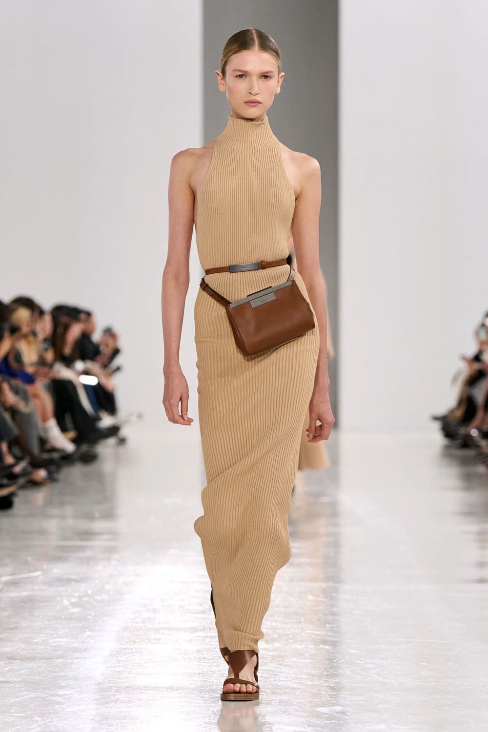 Max Mara Printemps Eté 2025 Milan Runway Magazine (19)