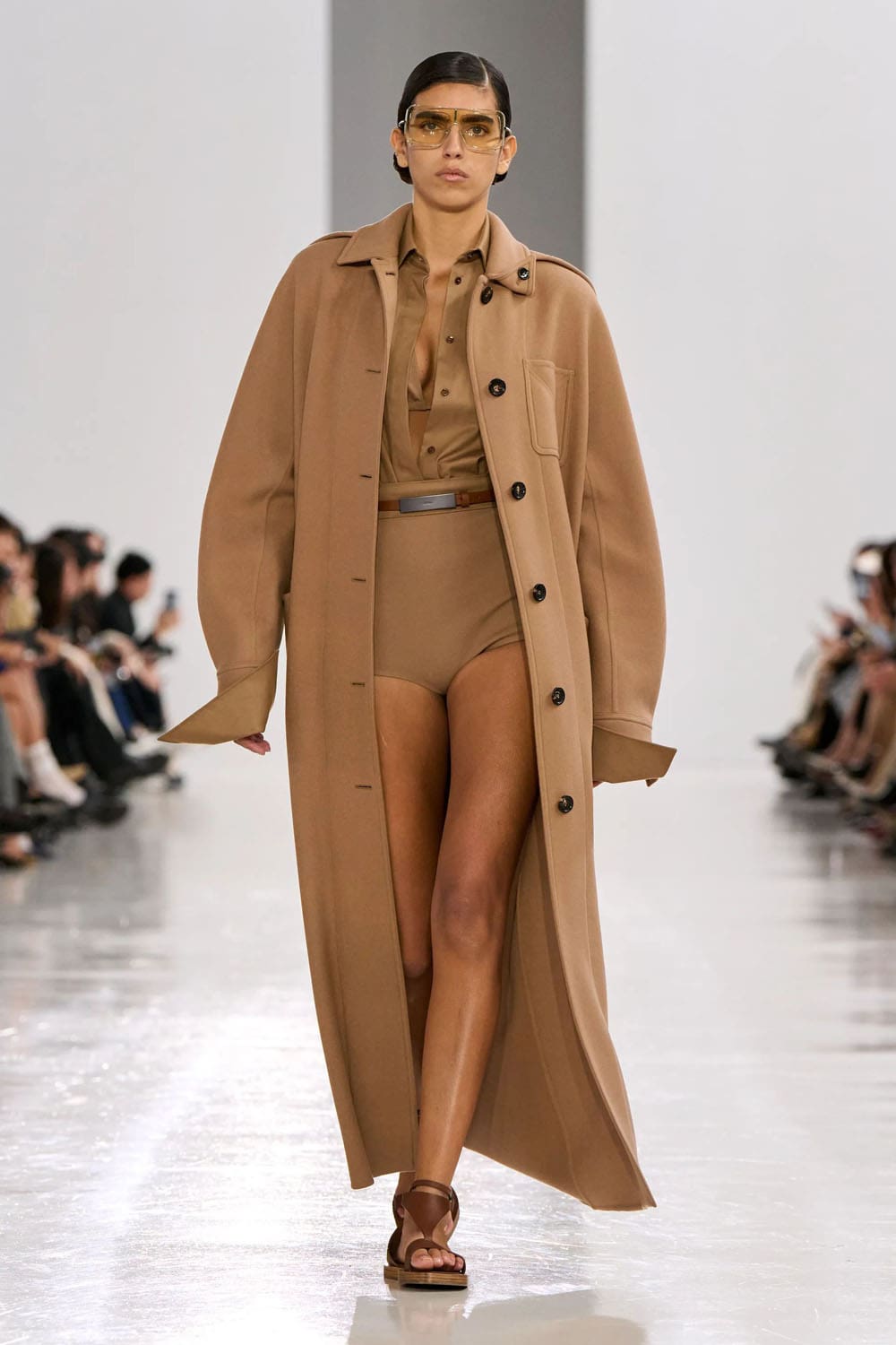 Max Mara Printemps Eté 2025 Milan Runway Magazine (22)