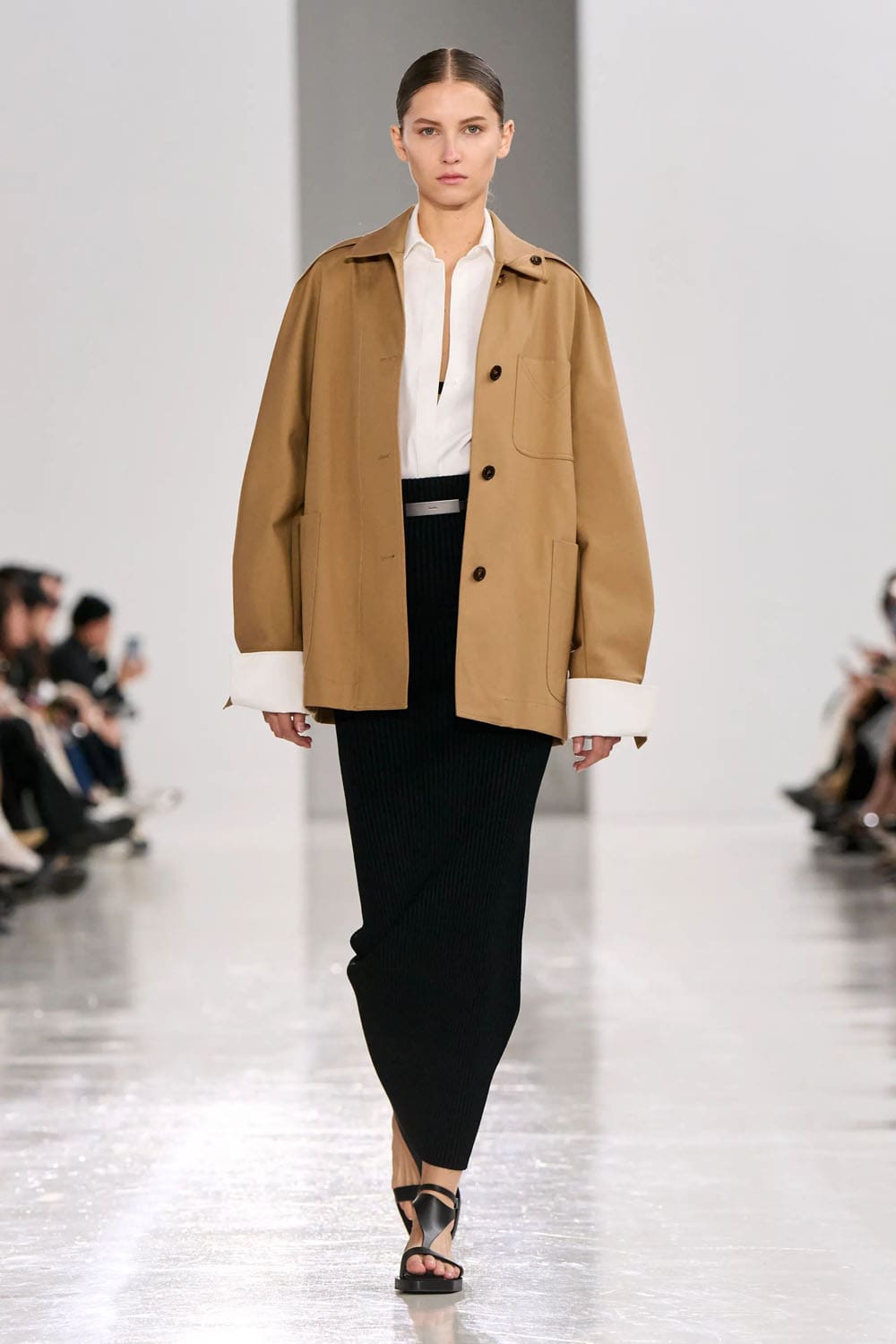 Max Mara Printemps Eté 2025 Milan Runway Magazine (25)