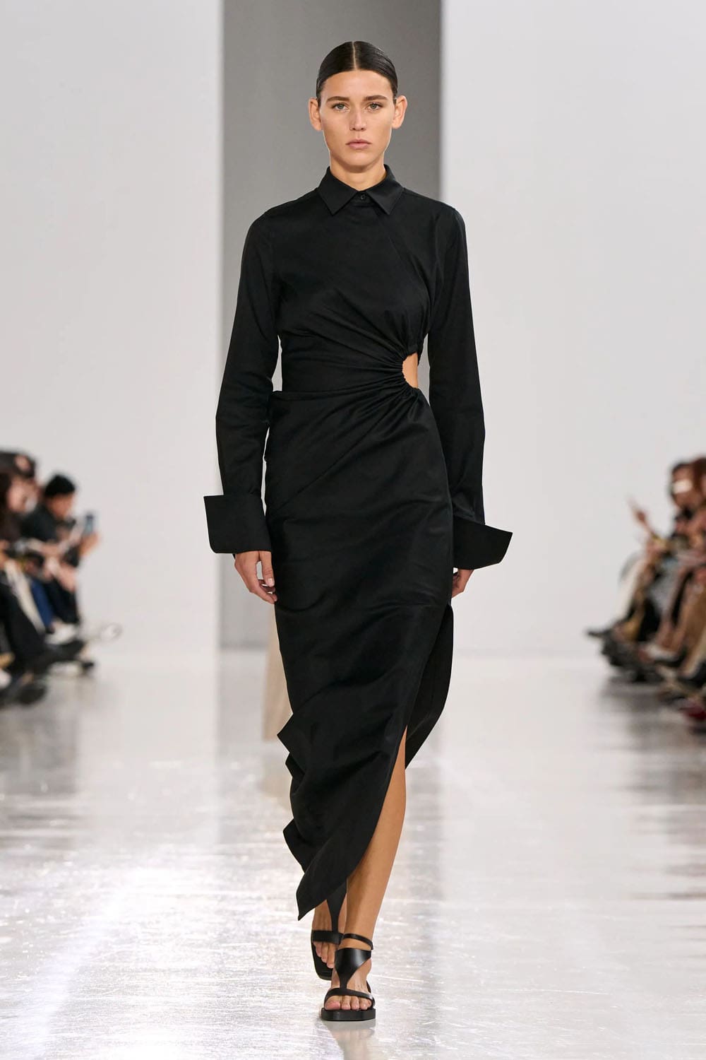 Max Mara Printemps Eté 2025 Milan Runway Magazine (29)