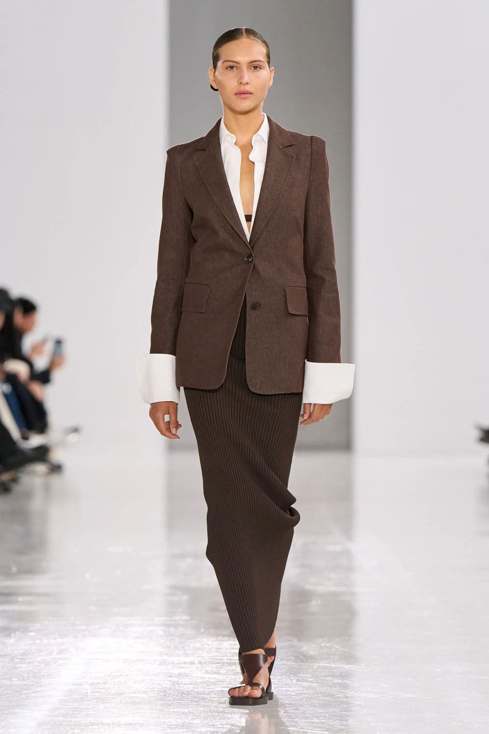 Max Mara Printemps Eté 2025 Milan Runway Magazine (3)