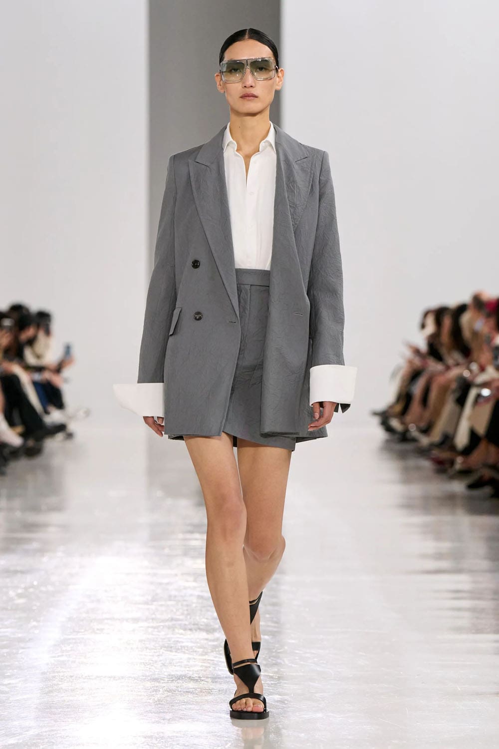 Max Mara Printemps Eté 2025 Milan Runway Magazine (34)
