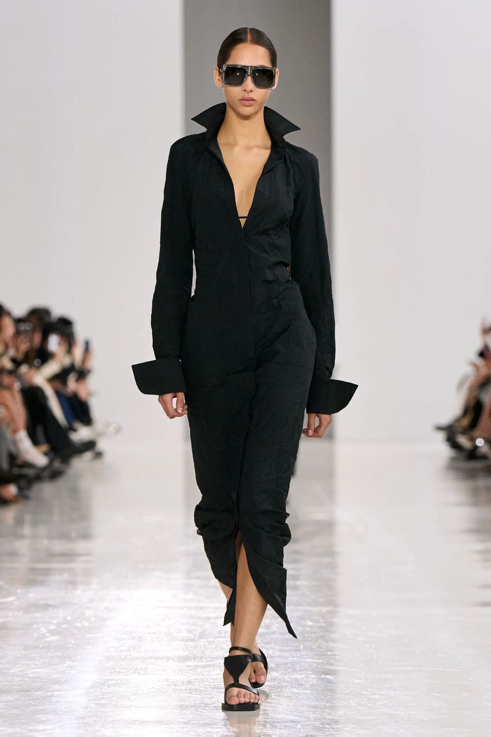 Max Mara Printemps Eté 2025 Milan Runway Magazine (35)