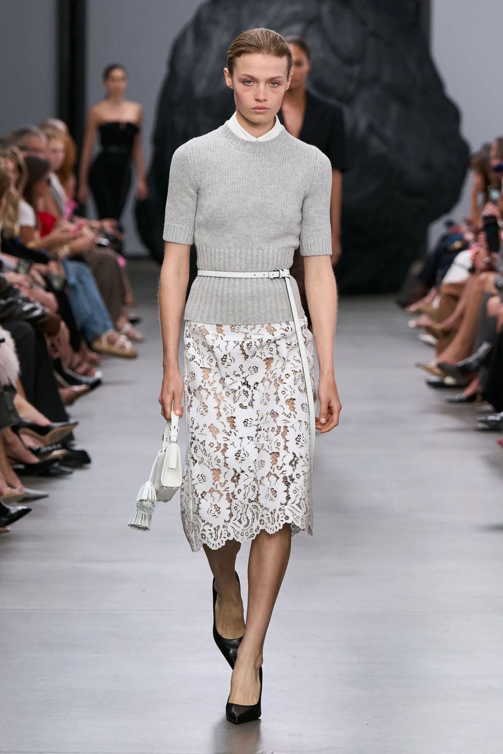 Michael Kors Printemps Été 2025 New York Runway Magazine (12)