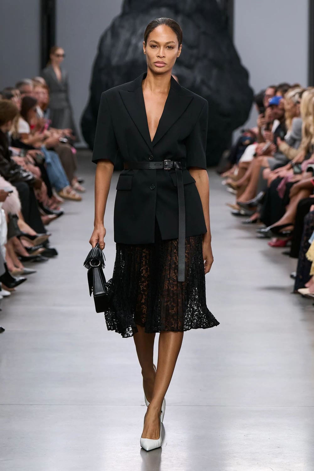 Michael Kors Printemps Été 2025 New York Runway Magazine (13)