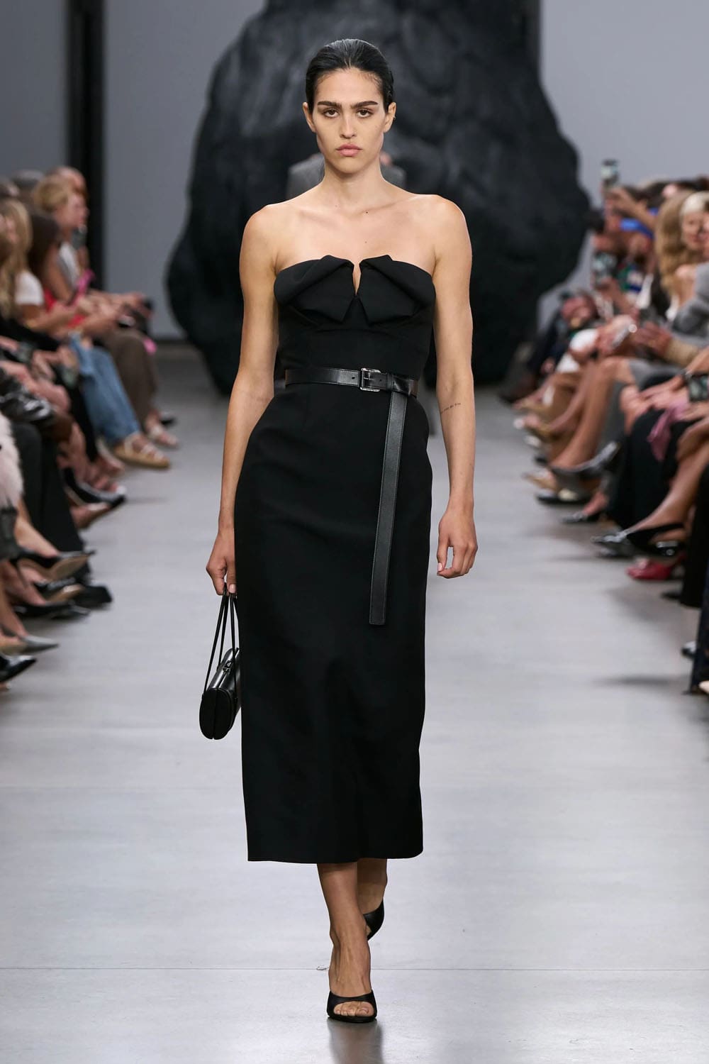 Michael Kors Printemps Été 2025 New York Runway Magazine (14)