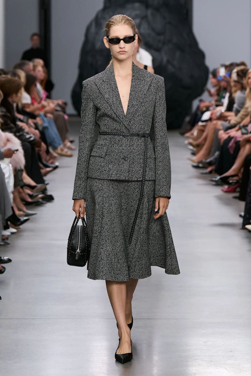 Michael Kors Printemps Été 2025 New York Runway Magazine (15)