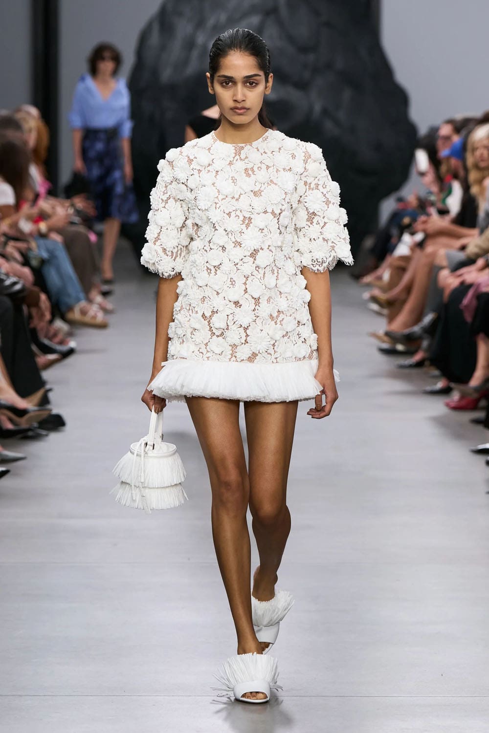 Michael Kors Printemps Été 2025 New York Runway Magazine (21)