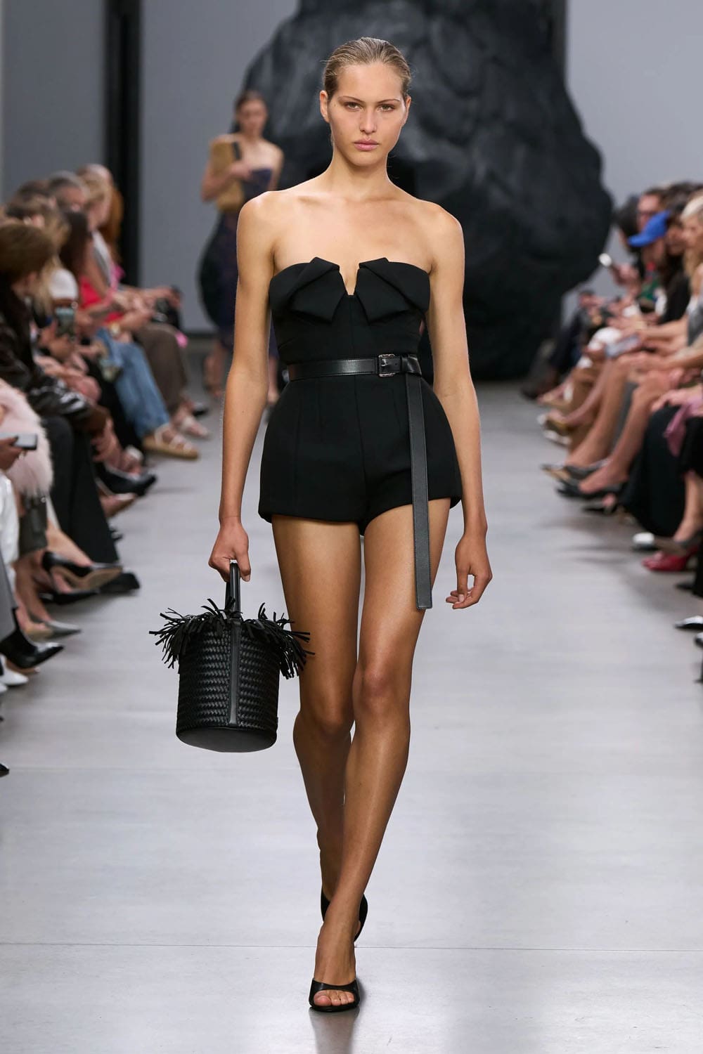 Michael Kors Printemps Été 2025 New York Runway Magazine (29)