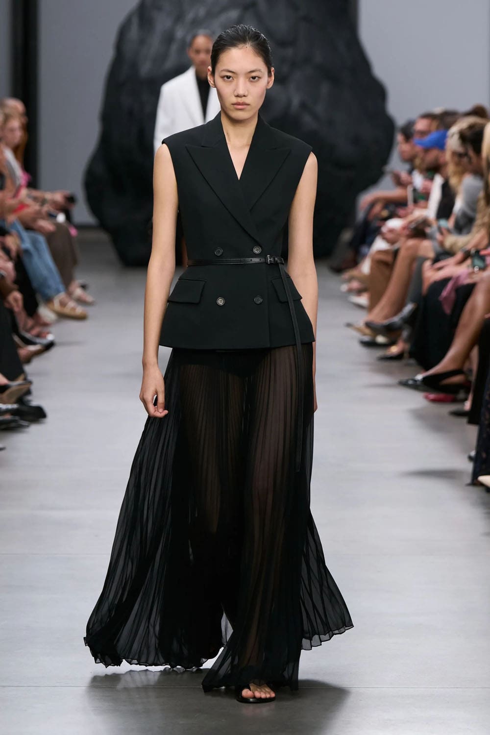 Michael Kors Printemps Été 2025 New York Runway Magazine (3)