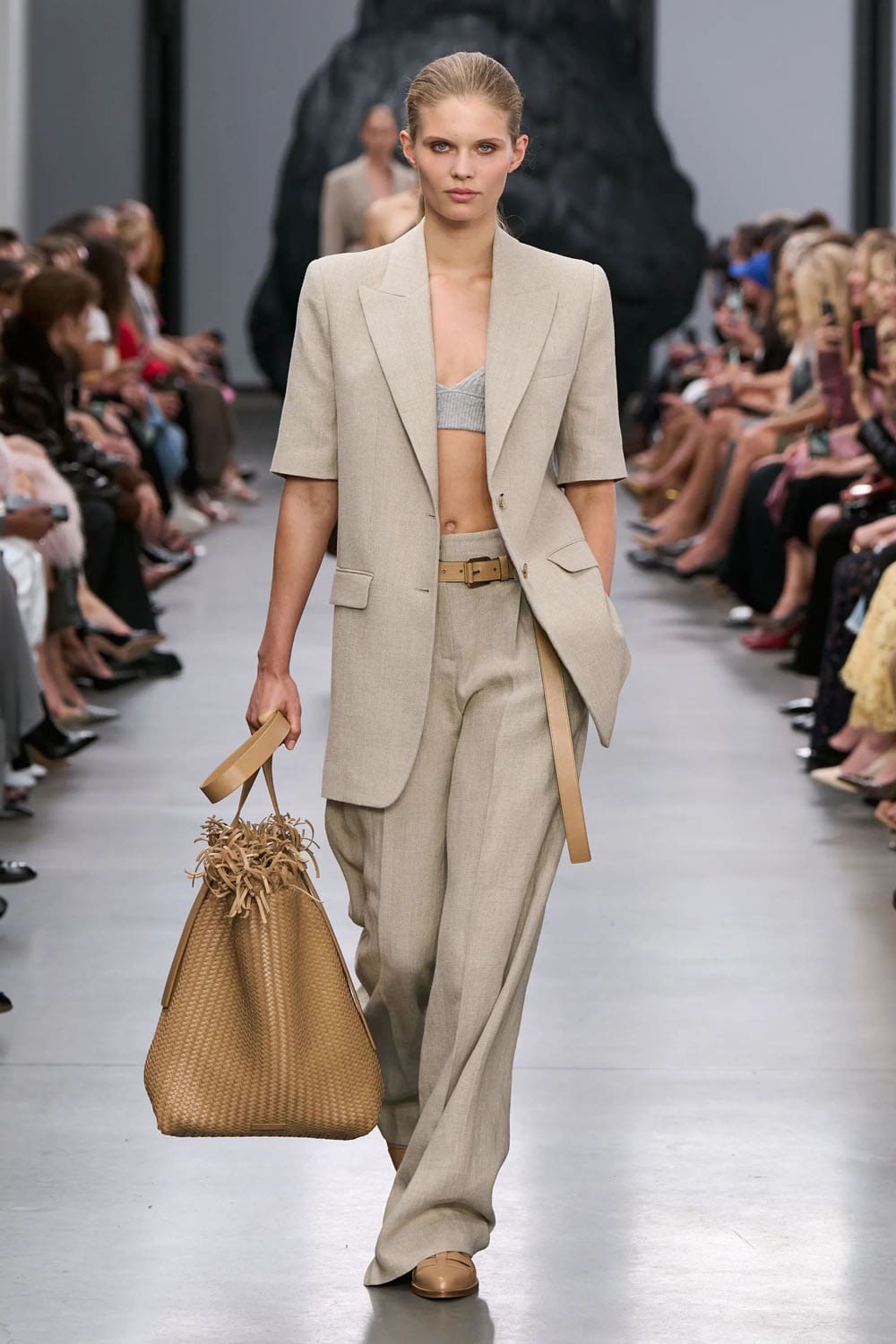 Michael Kors Printemps Été 2025 New York Runway Magazine (49)