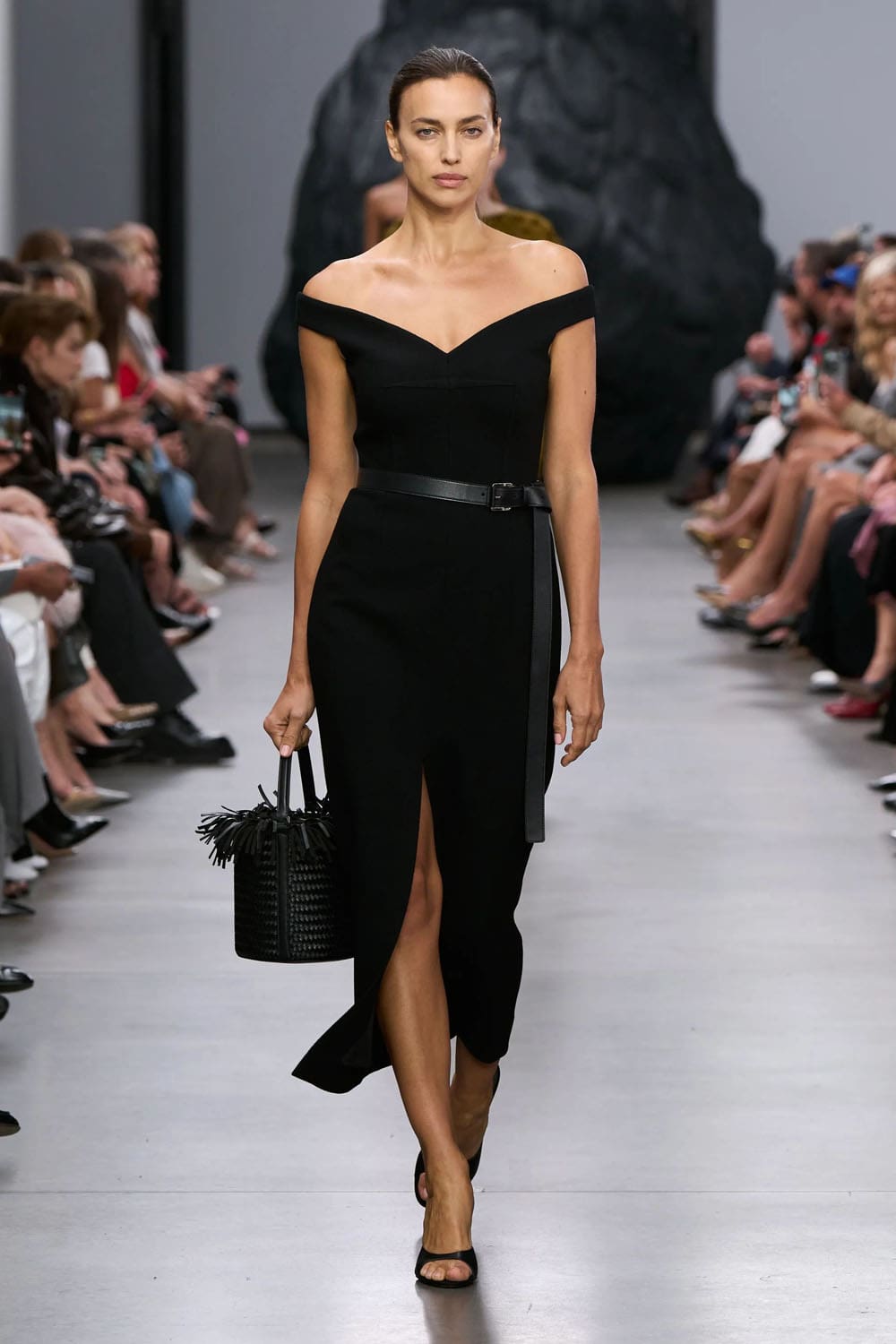 Michael Kors Printemps Été 2025 New York Runway Magazine (58)