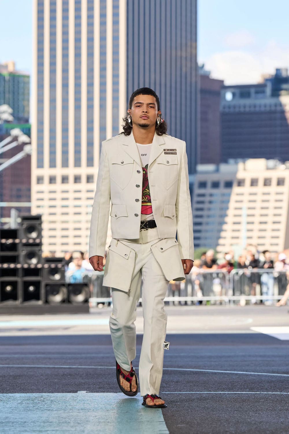 Off White Весна Лето 2025 Нью-Йорк Runway Журнал (11)