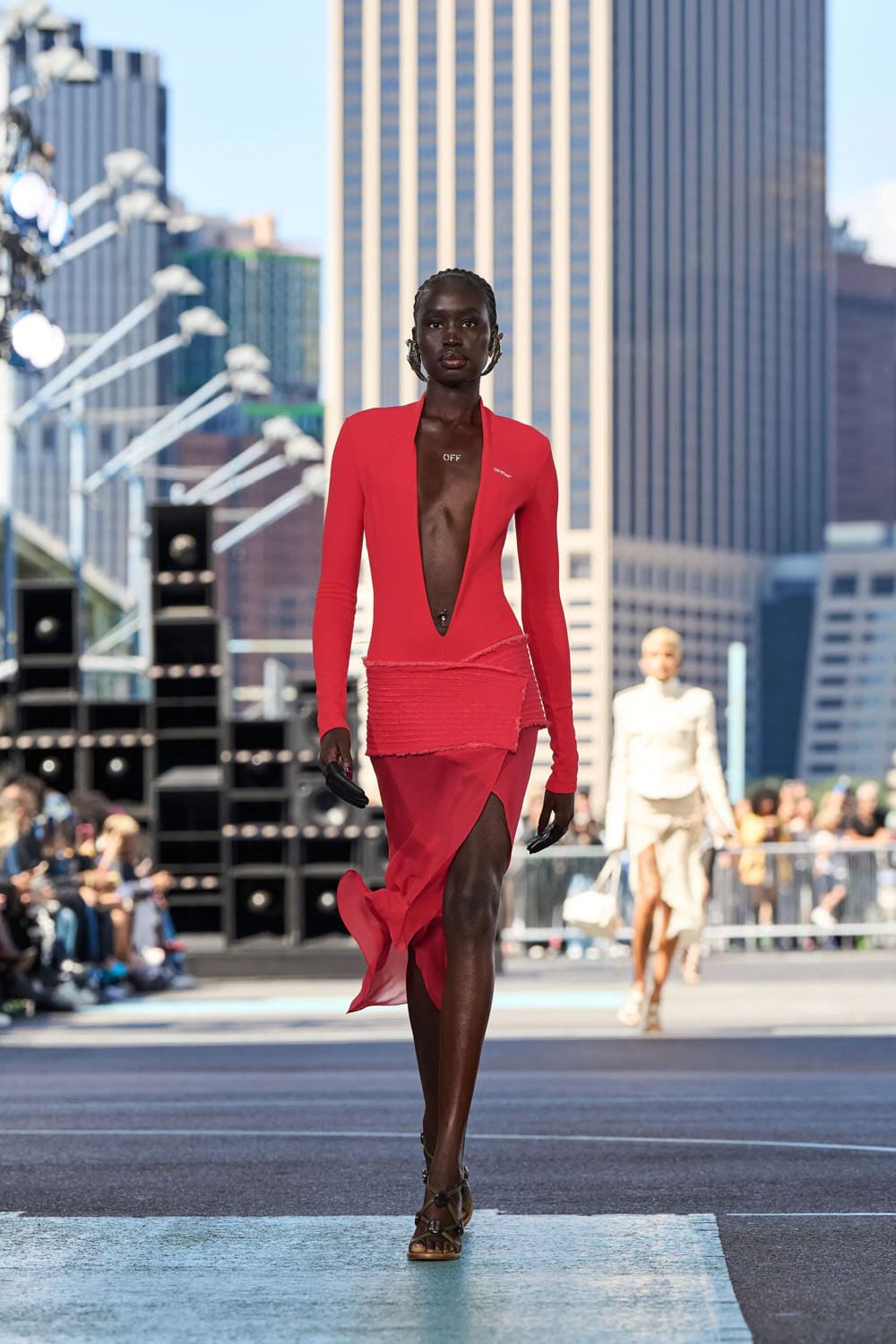 Off White Весна Лето 2025 Нью-Йорк Runway Журнал (12)
