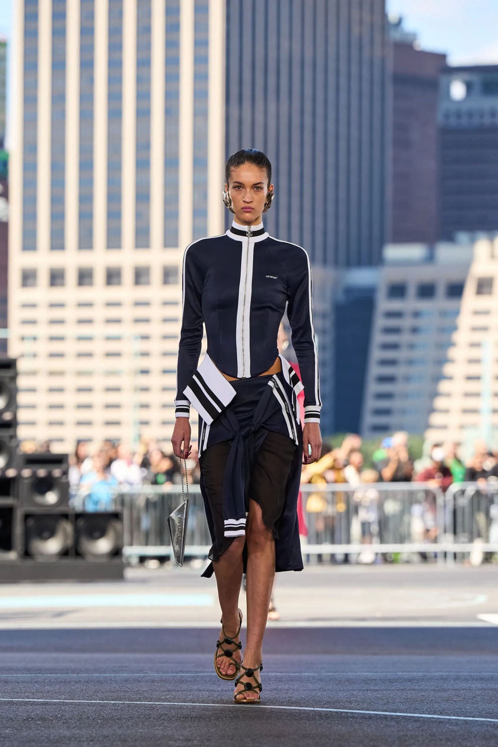 Off White Весна Лето 2025 Нью-Йорк Runway Журнал (2)