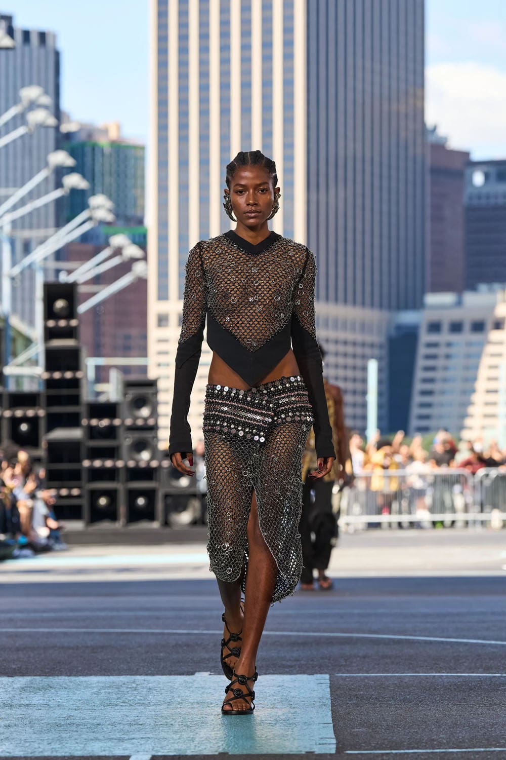 Off White Весна Лето 2025 Нью-Йорк Runway Журнал (22)
