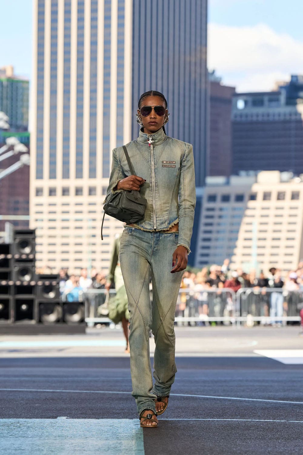 Off White Весна Лето 2025 Нью-Йорк Runway Журнал (29)