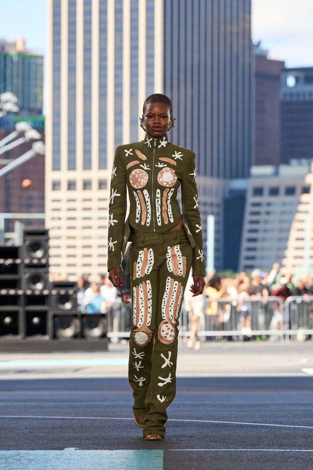 Off White Весна Лето 2025 Нью-Йорк Runway Журнал (32)