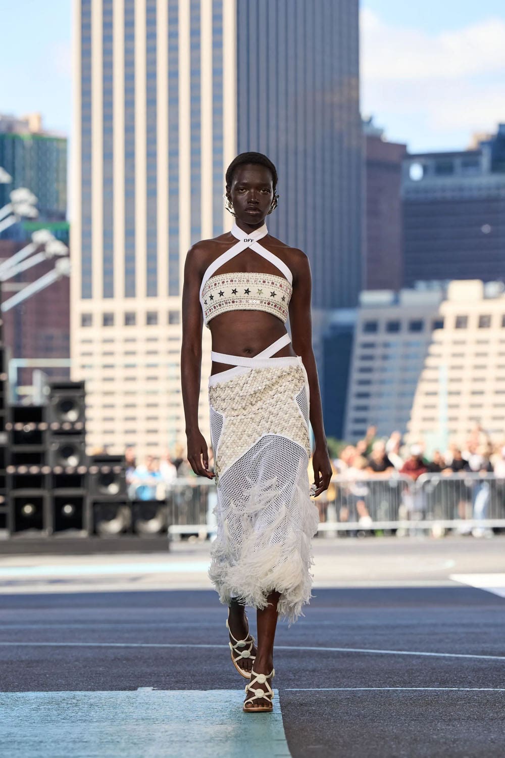 Off White Весна Лето 2025 Нью-Йорк Runway Журнал (41)