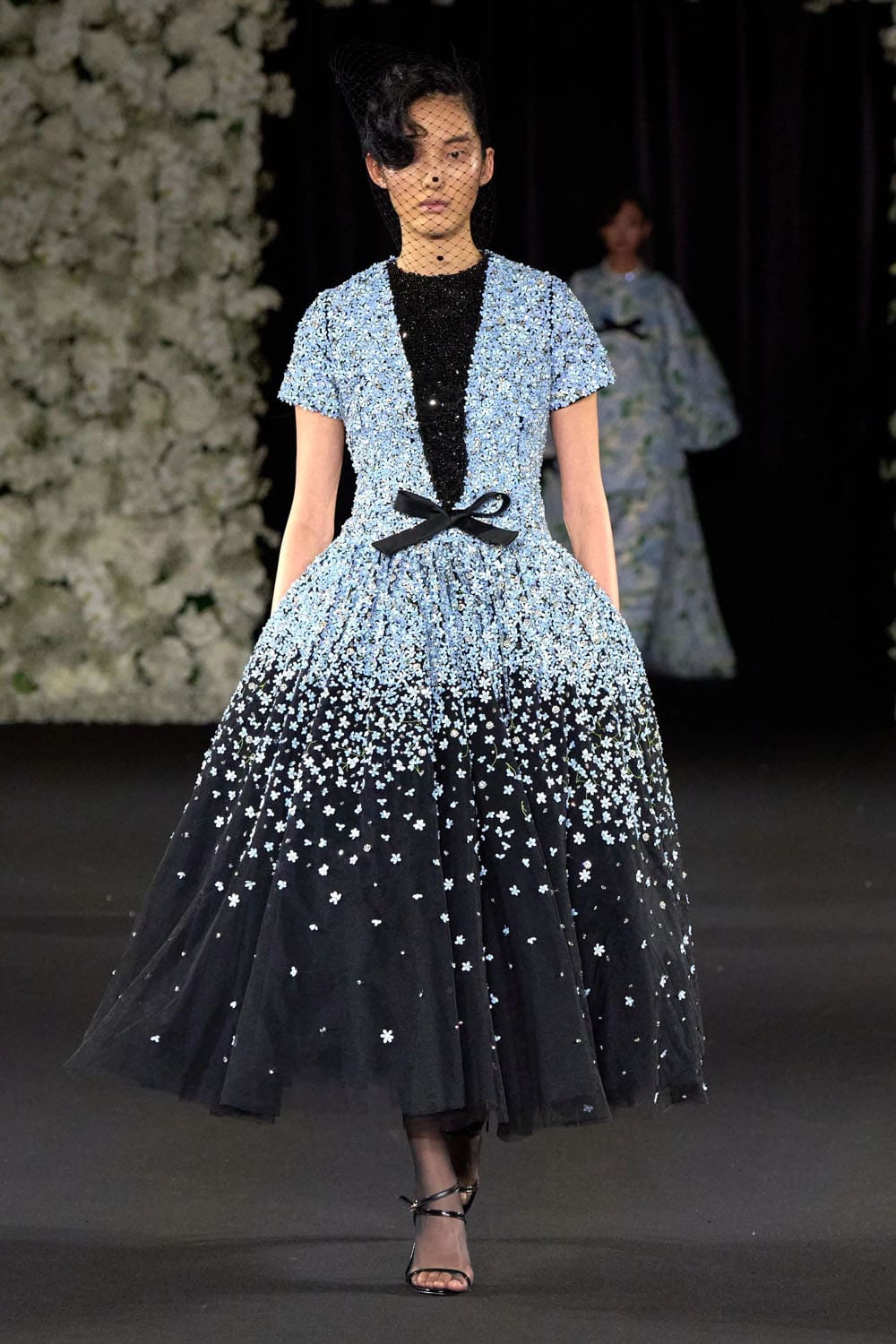 Richard Quinn Primavera Estate 2025 Londra Runway Magazine (13)