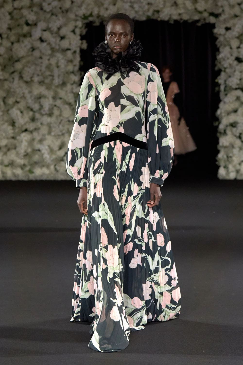 Richard Quinn Primavera Estate 2025 Londra Runway Magazine (16)
