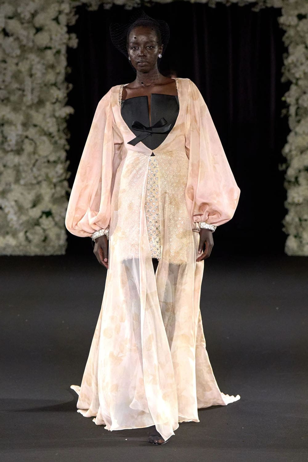 Richard Quinn Primavera Estate 2025 Londra Runway Magazine (18)