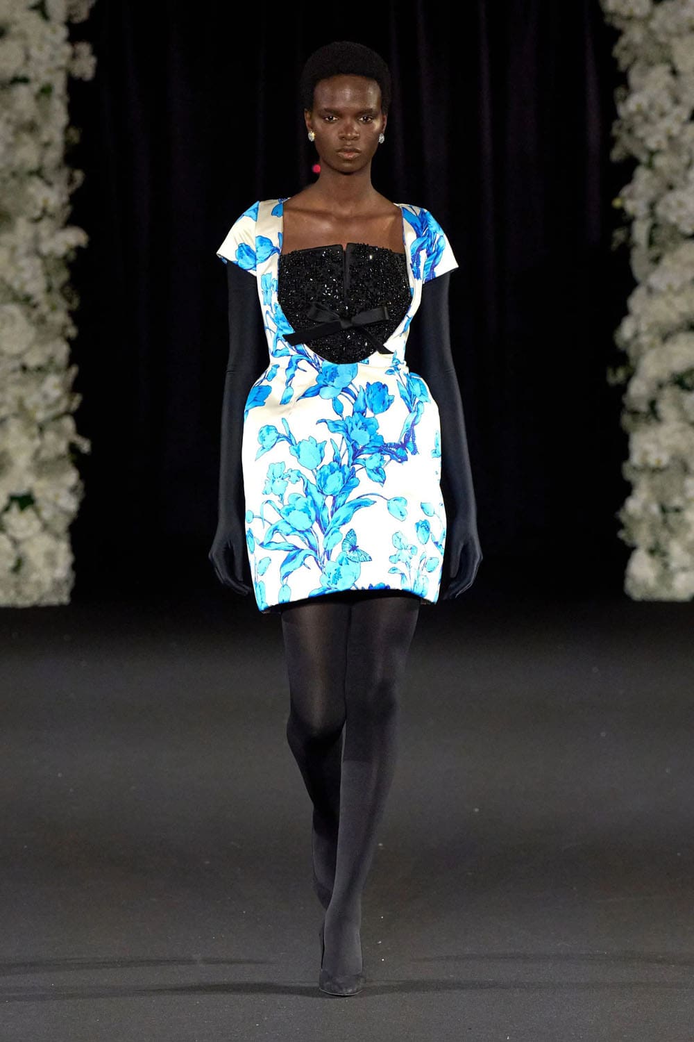 Richard Quinn Primavera Estate 2025 Londra Runway Magazine (21)
