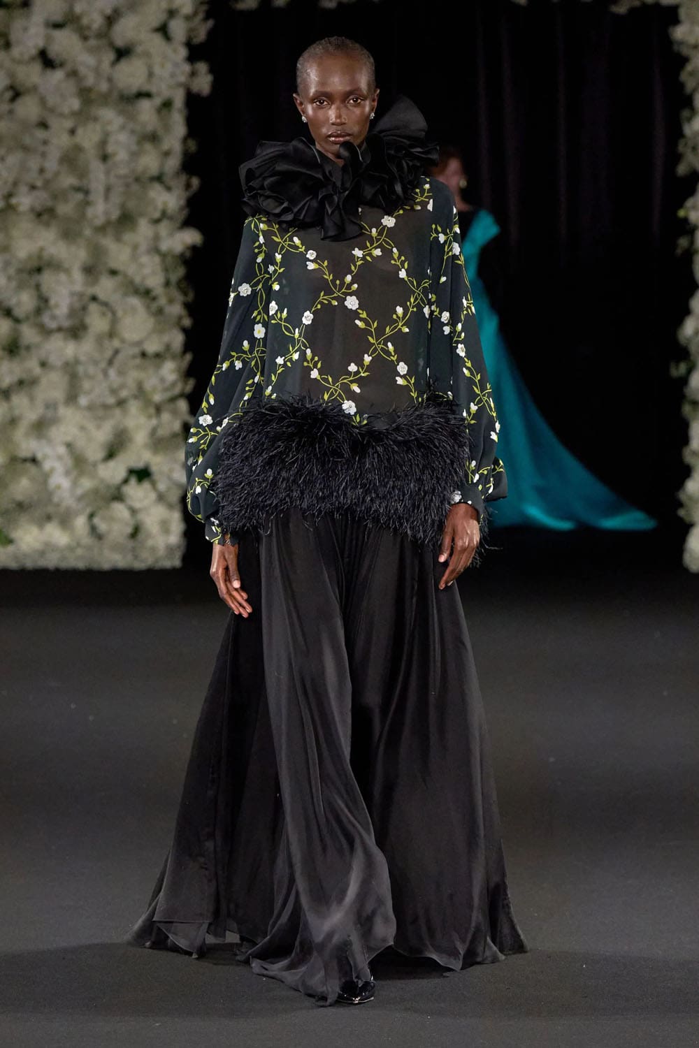 Richard Quinn Primavera Estate 2025 Londra Runway Magazine (25)