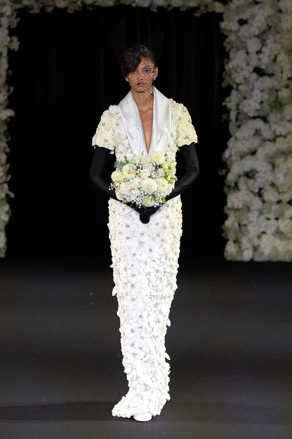 Richard Quinn Primavera Estate 2025 Londra Runway Magazine (35)