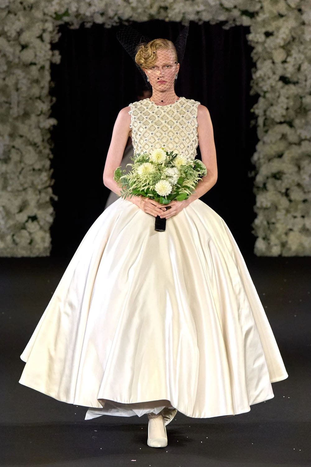 Richard Quinn Primavera Estate 2025 Londra Runway Magazine (41)