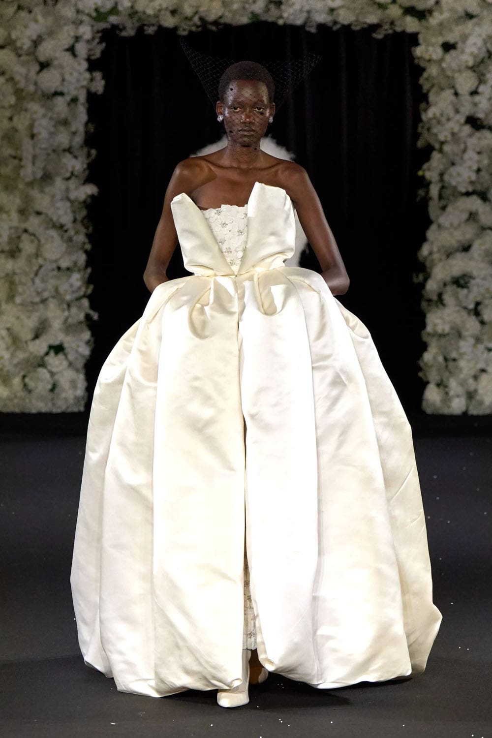 Richard Quinn Primavera Estate 2025 Londra Runway Magazine (43)