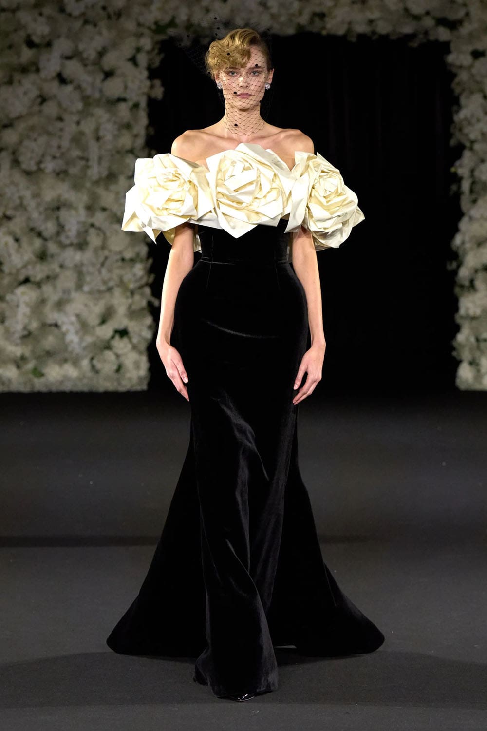 Richard Quinn Primavera Estate 2025 Londra Runway Magazine (7)