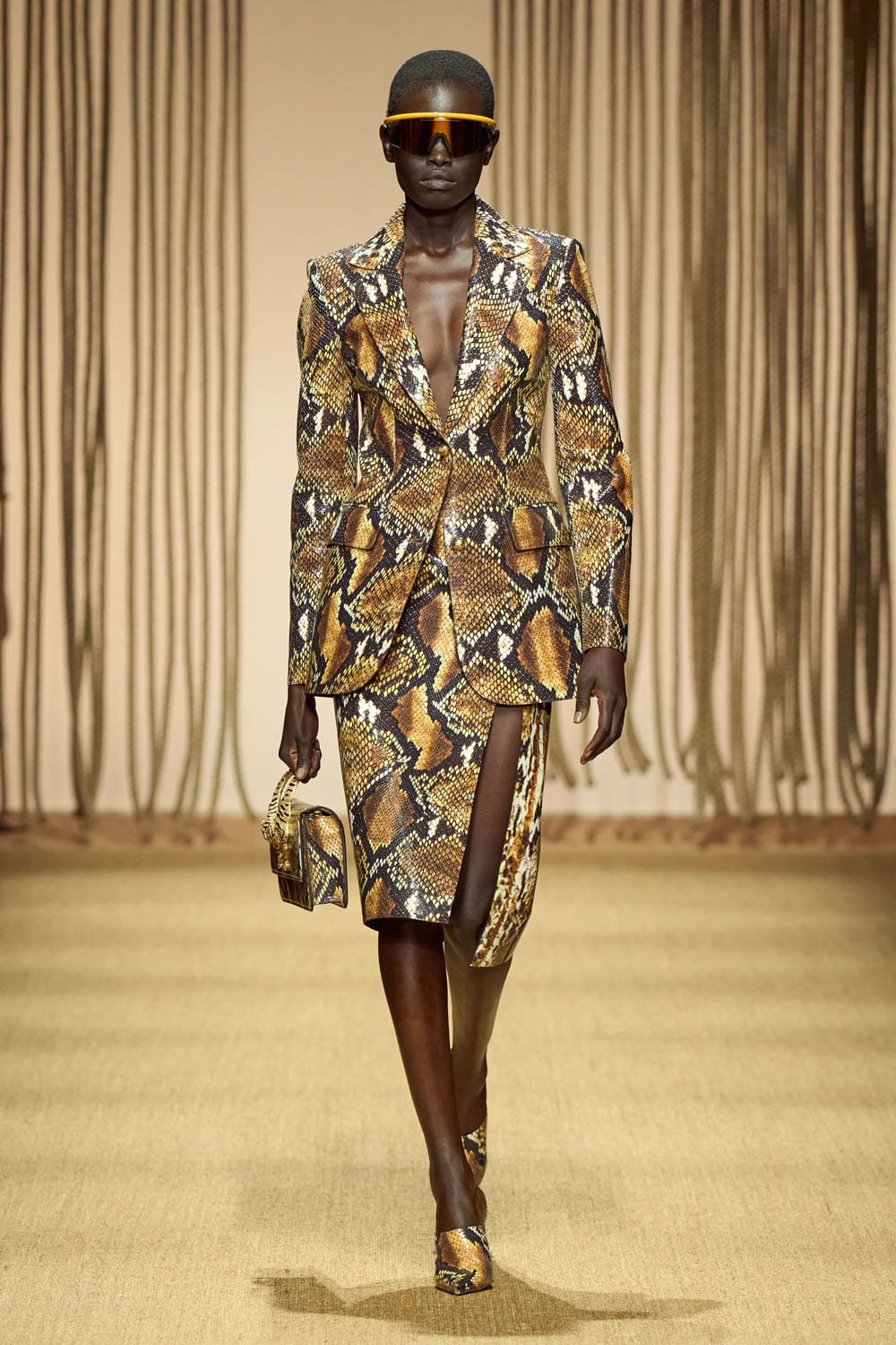 Roberto Cavalli Spring Summer 2025 Milan Runway Magazine (26)