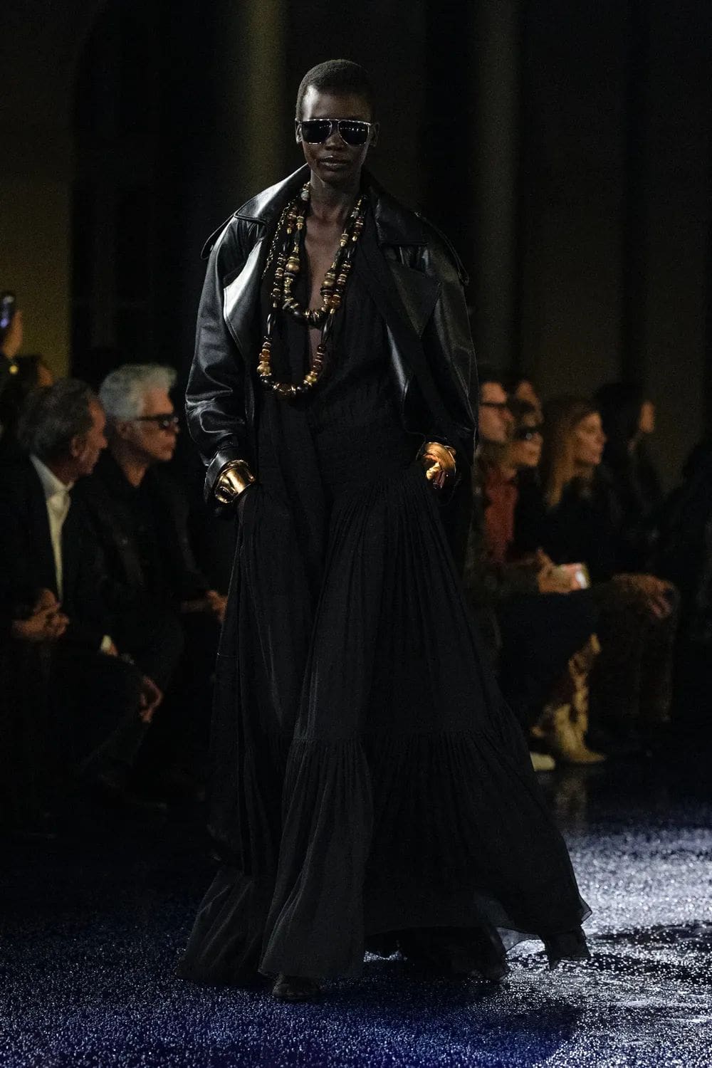 Saint Laurent 2025 春夏系列 Runway 杂志(11)
