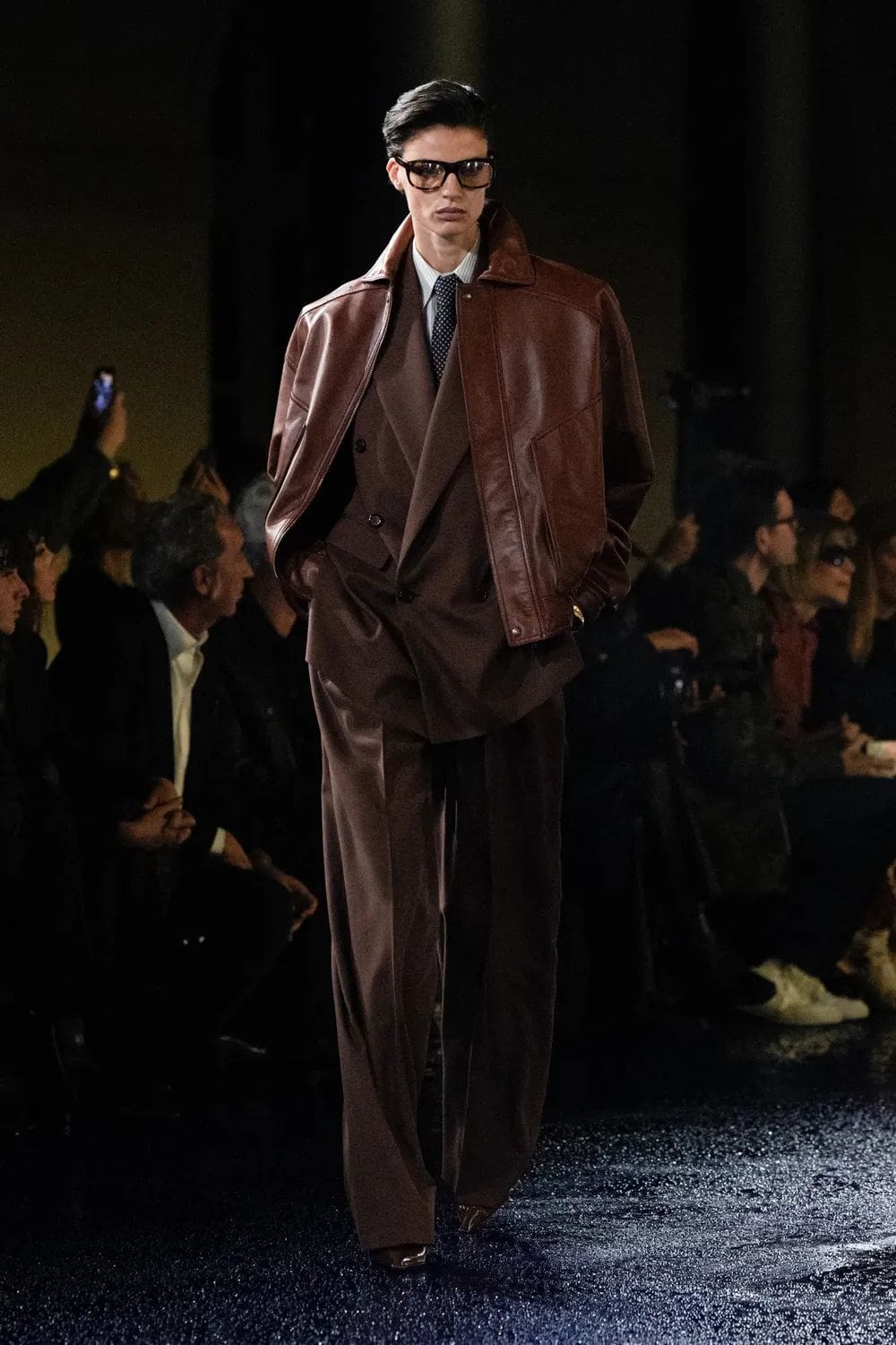 Saint Laurent 2025 春夏系列 Runway 杂志(12)