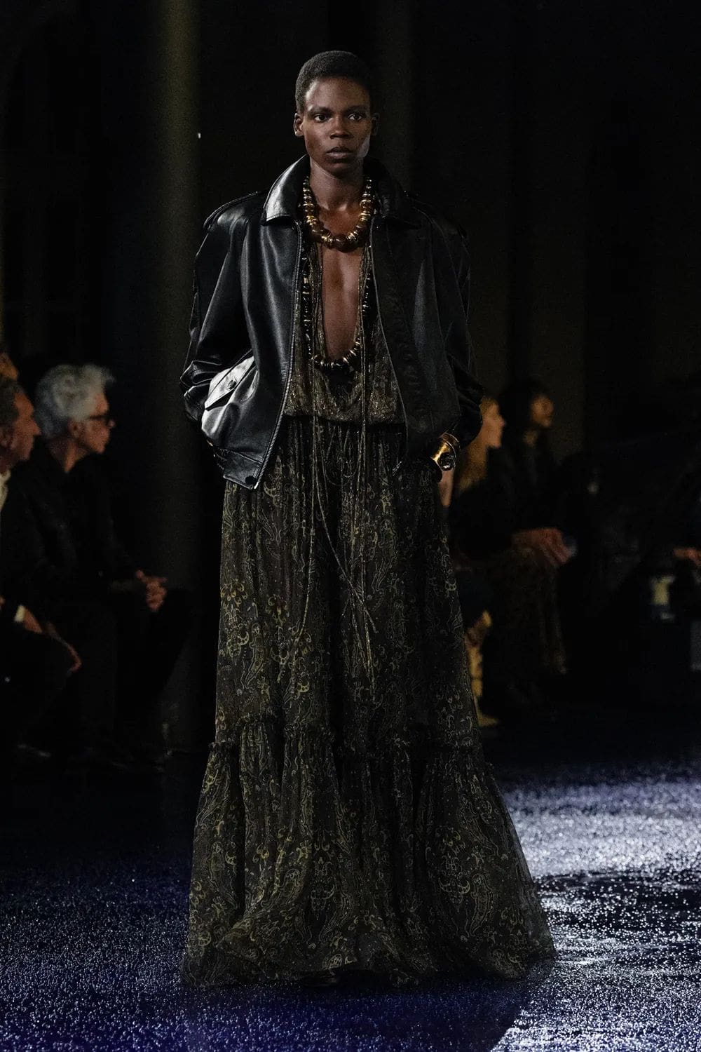 Saint Laurent 2025 春夏系列 Runway 杂志(14)