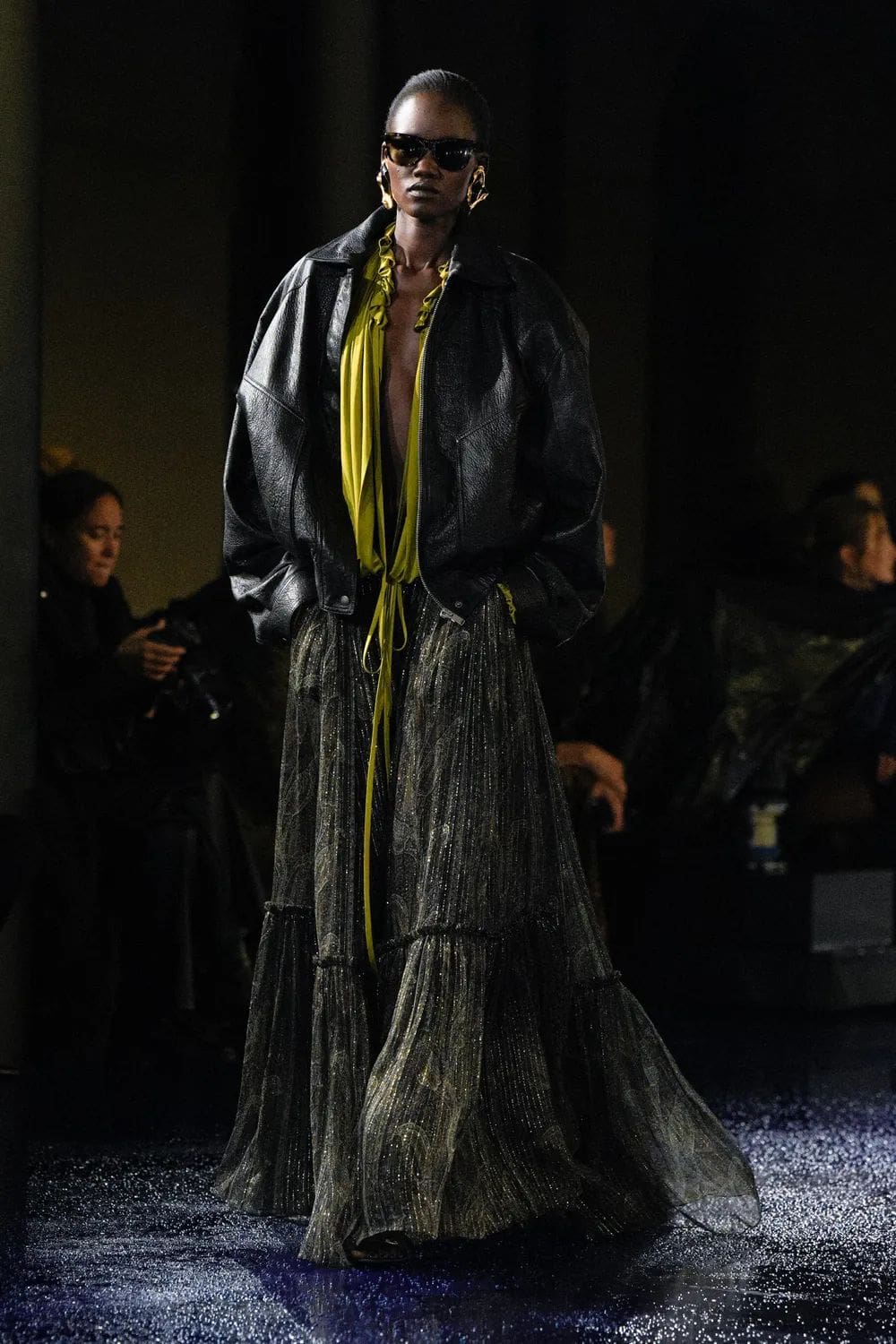 Saint Laurent 2025 春夏系列 Runway 杂志(24)