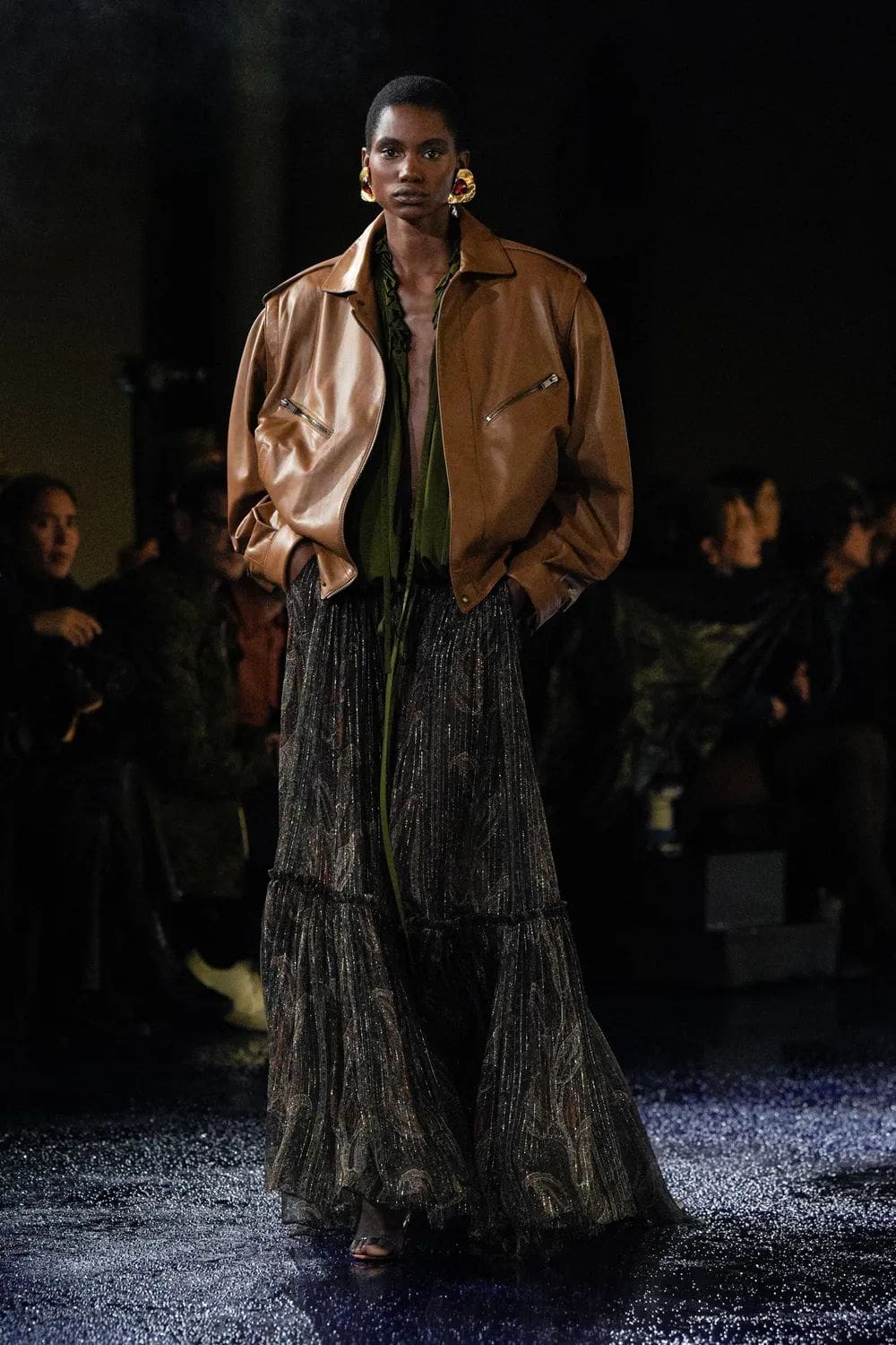 Saint Laurent 2025 春夏系列 Runway 杂志(25)