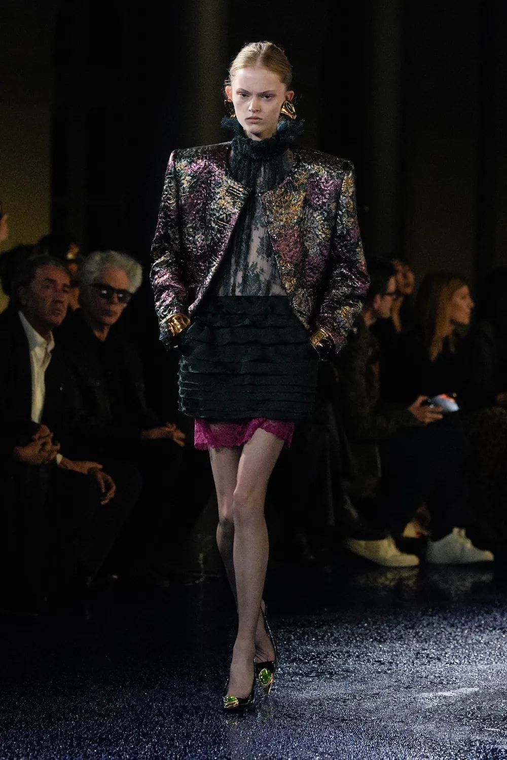 Saint Laurent 2025 春夏系列 Runway 杂志(46)