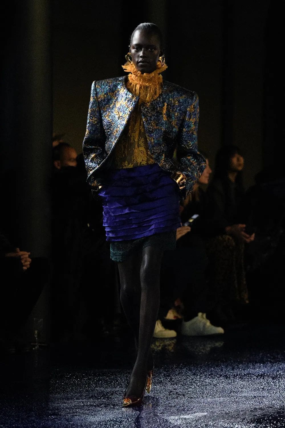 Saint Laurent 2025 春夏系列 Runway 杂志(47)