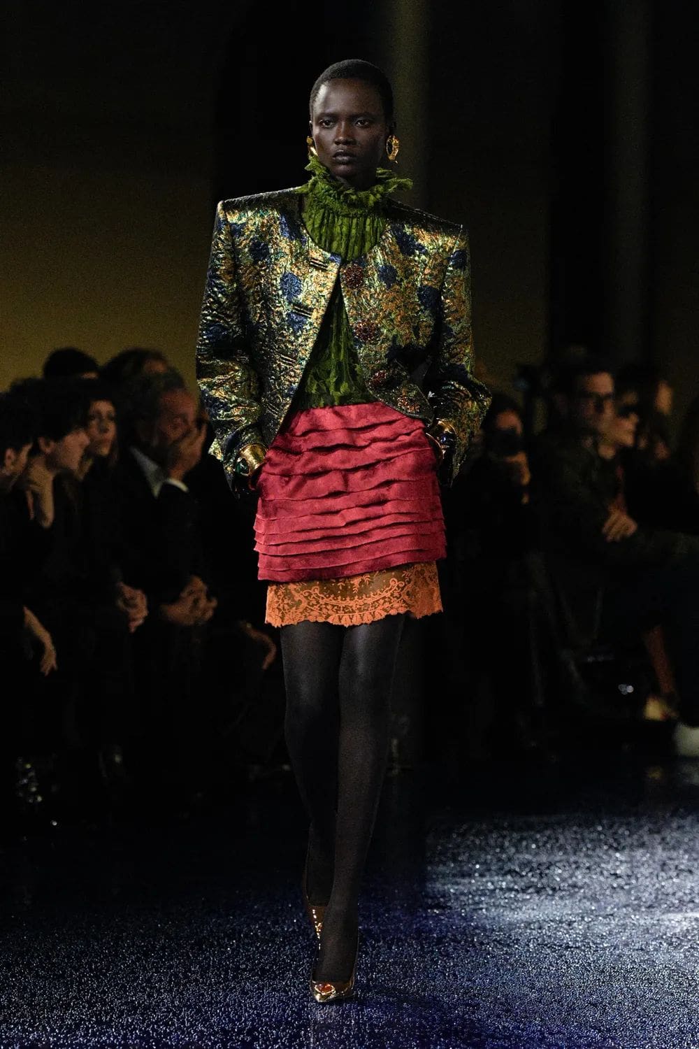 Saint Laurent 2025 春夏系列 Runway 杂志(49)