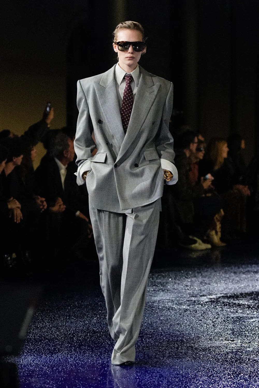 Saint Laurent 2025 春夏系列 Runway 杂志(5)