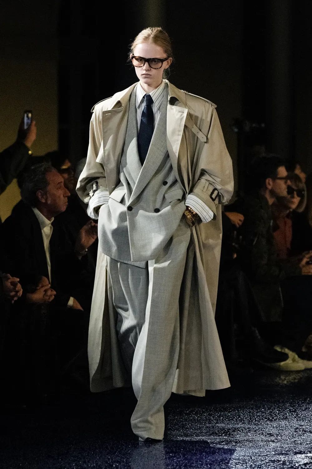 Saint Laurent 2025 春夏系列 Runway 杂志(6)