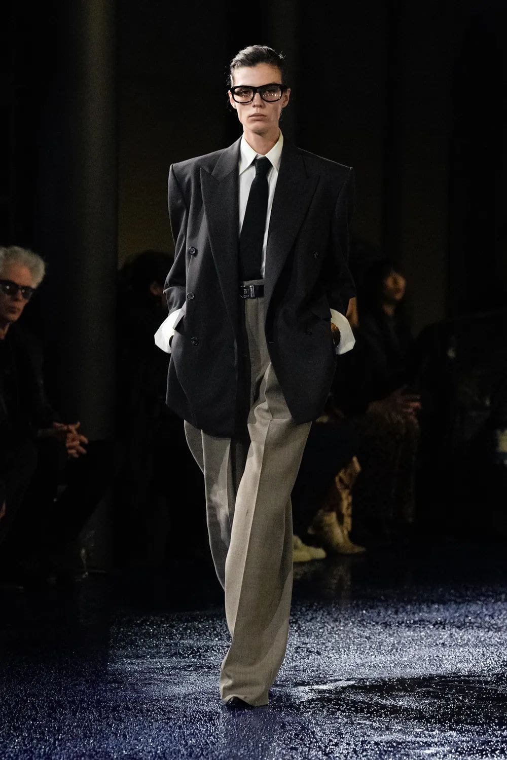 Saint Laurent 2025 春夏系列 Runway 杂志(7)