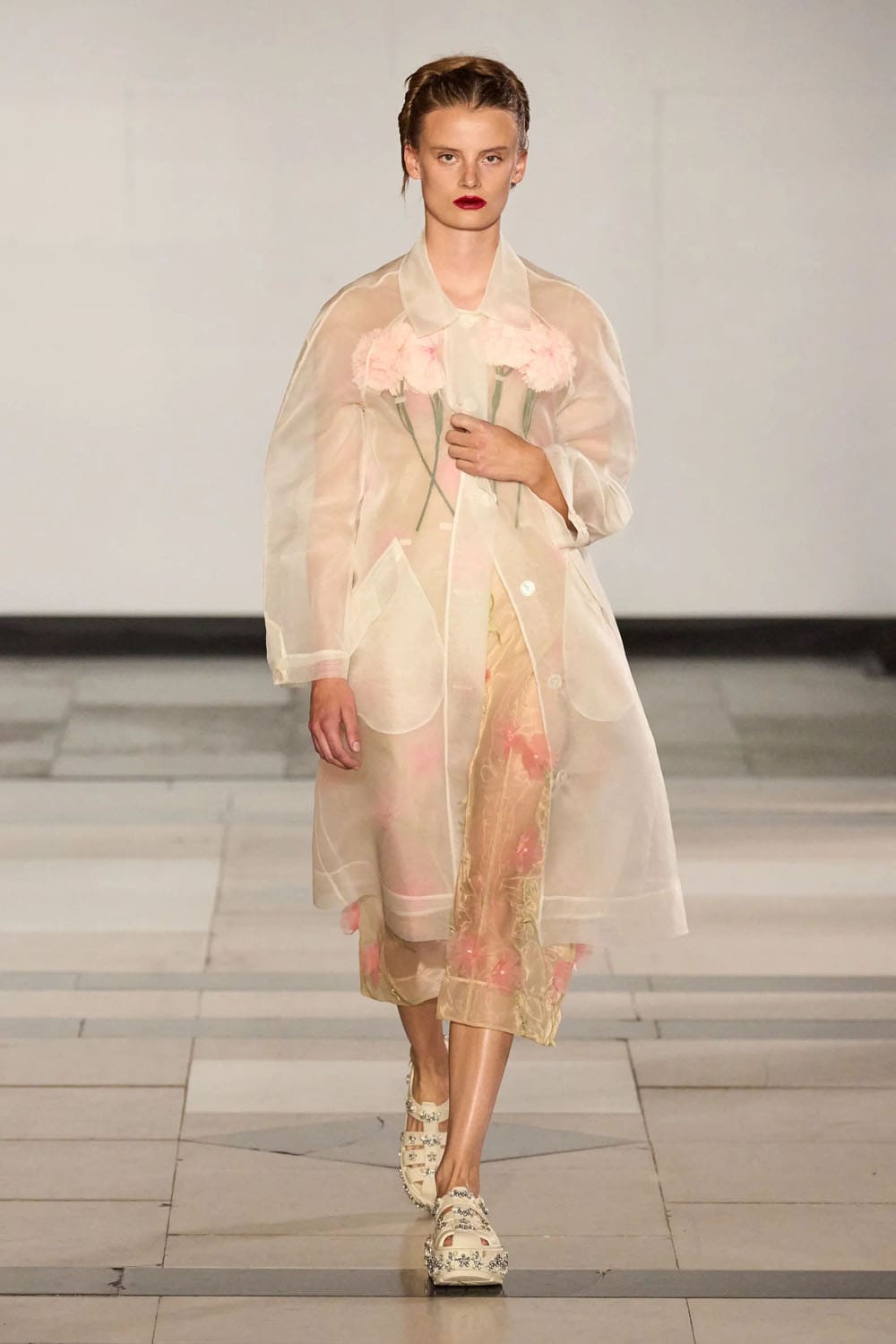 Simone Rocha Primavera Verano 2025 Londres Runway Revista (18)