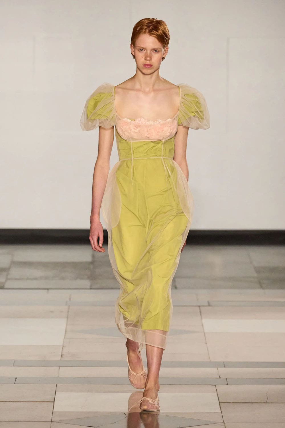 Simone Rocha Primavera Verano 2025 Londres Runway Revista (21)