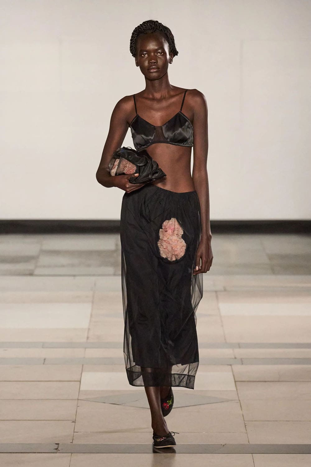 Simone Rocha Primavera Verano 2025 Londres Runway Revista (26)