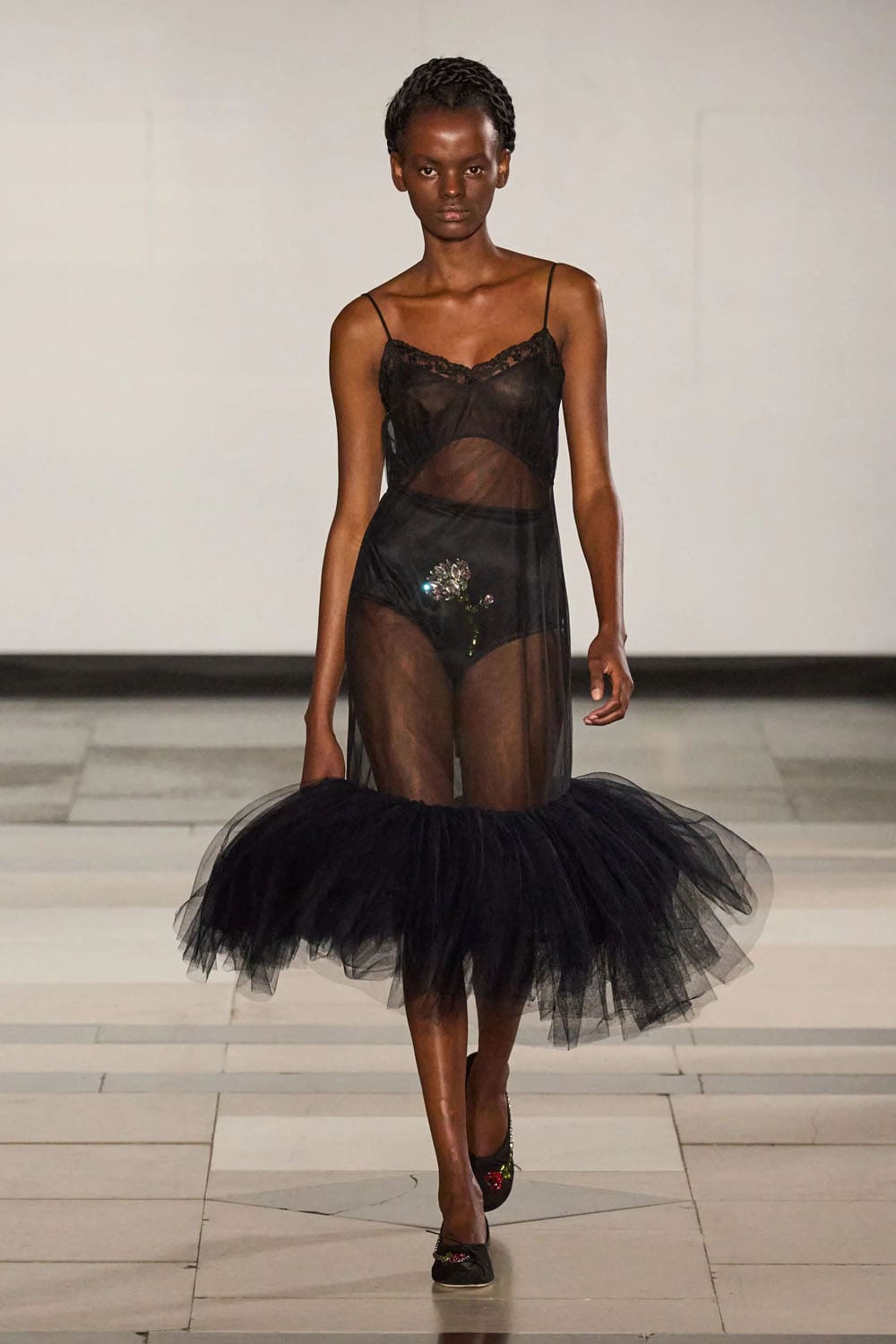 Simone Rocha Primavera Verano 2025 Londres Runway Revista (3)