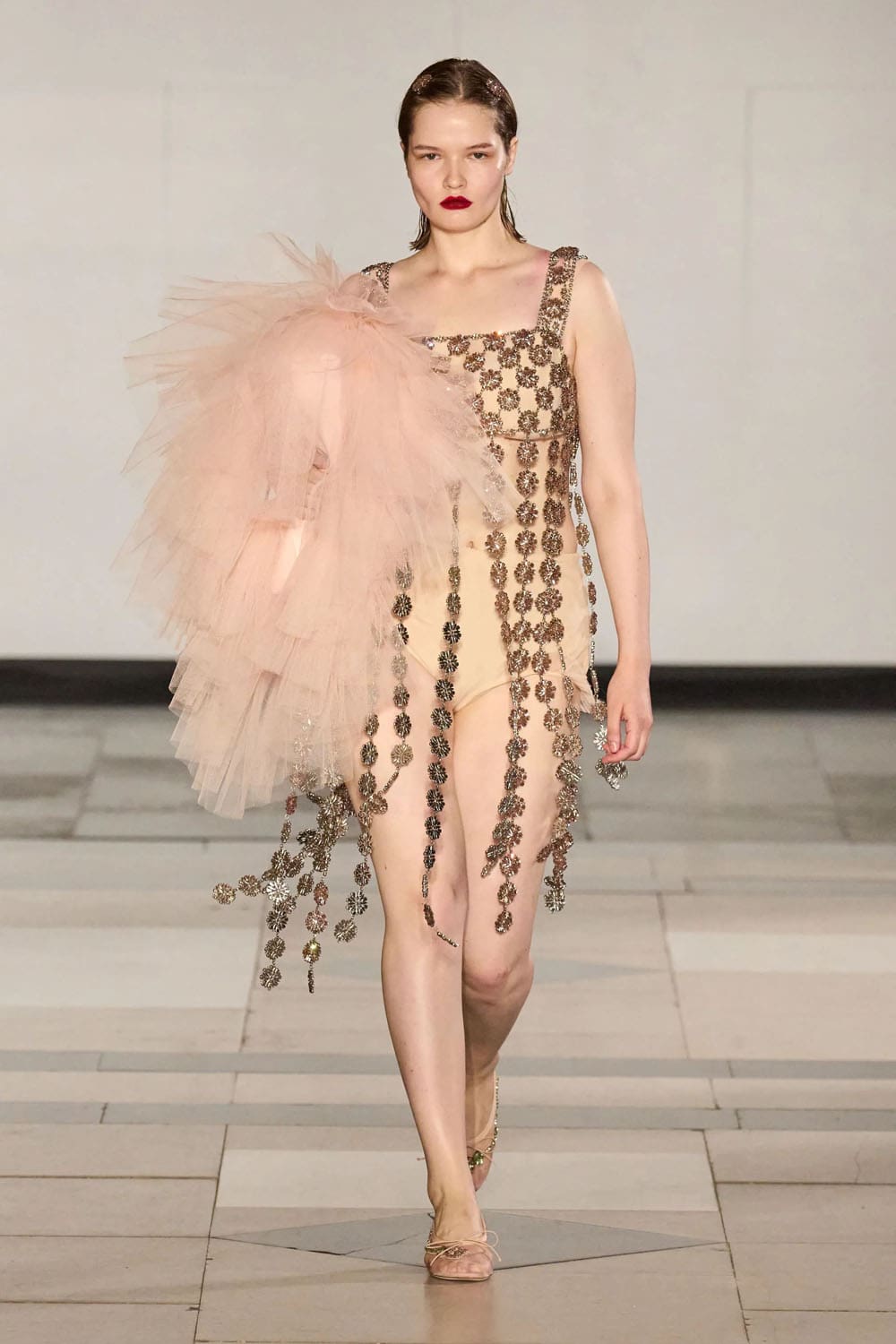 Simone Rocha Primavera Verano 2025 Londres Runway Revista (44)