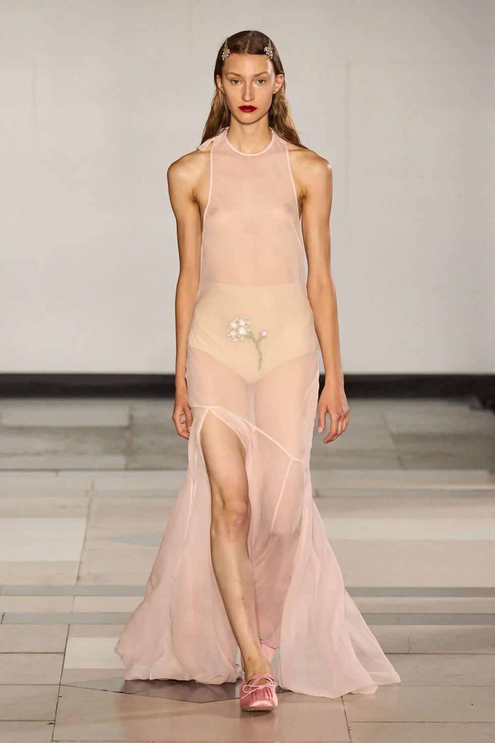 Simone Rocha Primavera Verano 2025 Londres Runway Revista (46)